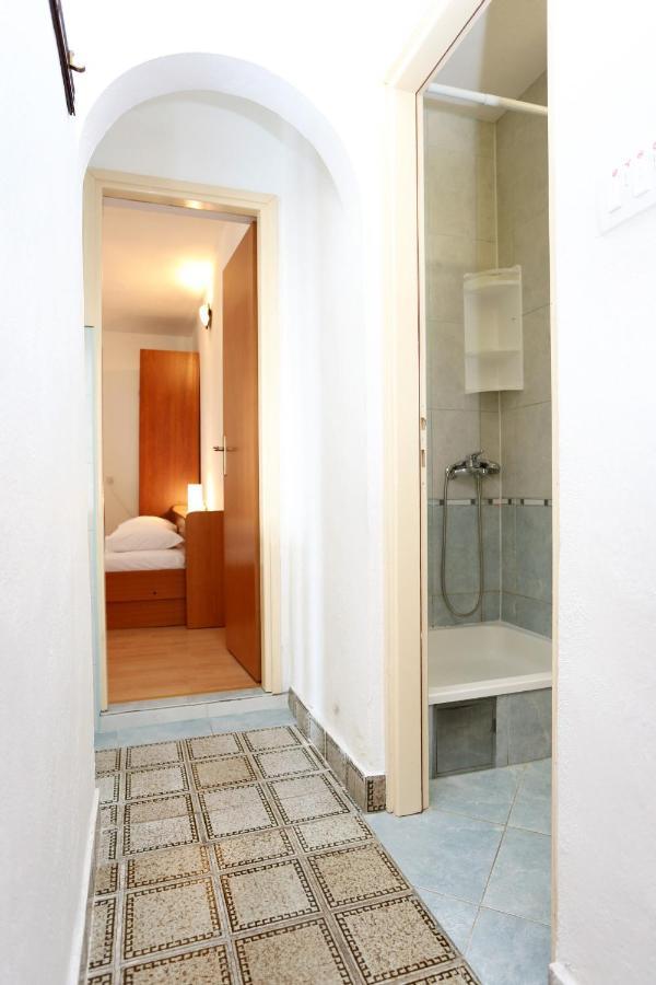 Apartments By The Sea Pisak, Omis - 1014 Exterior photo