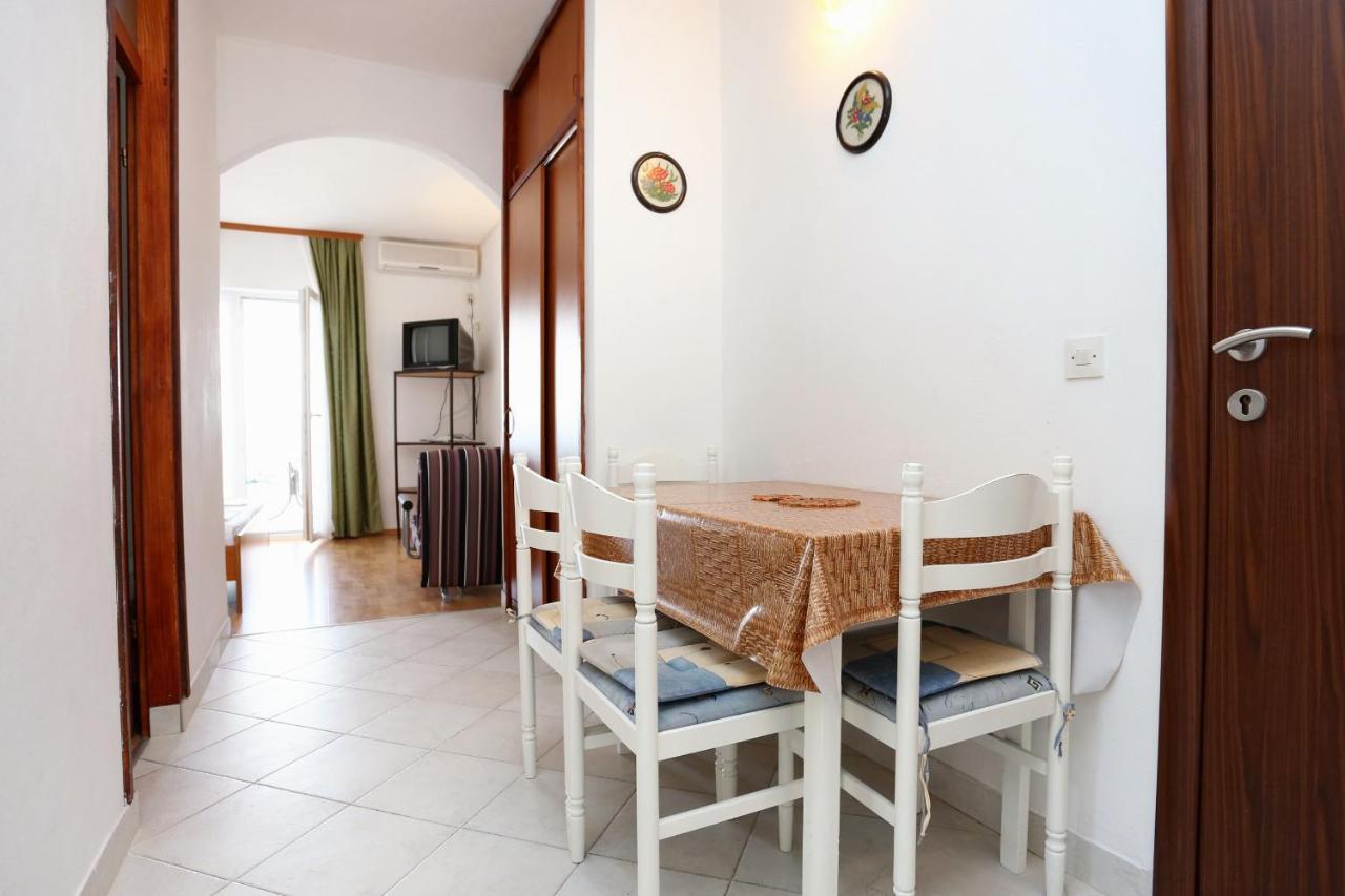 Apartments By The Sea Pisak, Omis - 1014 Exterior photo