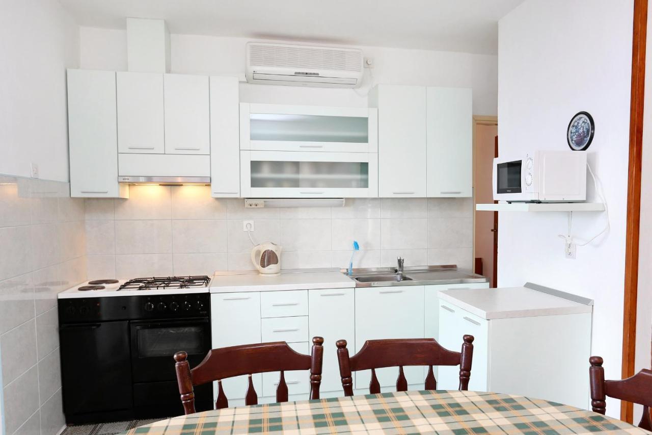 Apartments By The Sea Pisak, Omis - 1014 Exterior photo